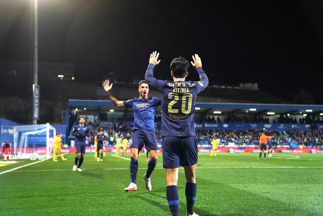 包含成都蓉城内部会议纪要流出——国际比赛日遗憾出局，葡超使命明确，轮换策略成焦点的词条