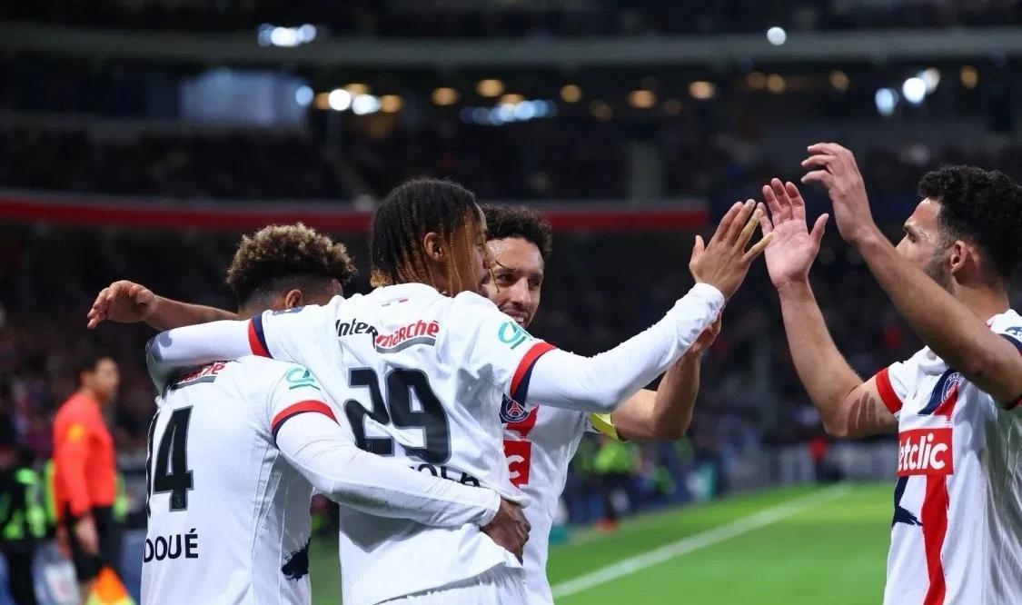 ayx体育官方网站-今夜皇家社会备战法国杯，伤情更新细节曝光，管理层满意，赛程密集仍需轮换的简单介绍