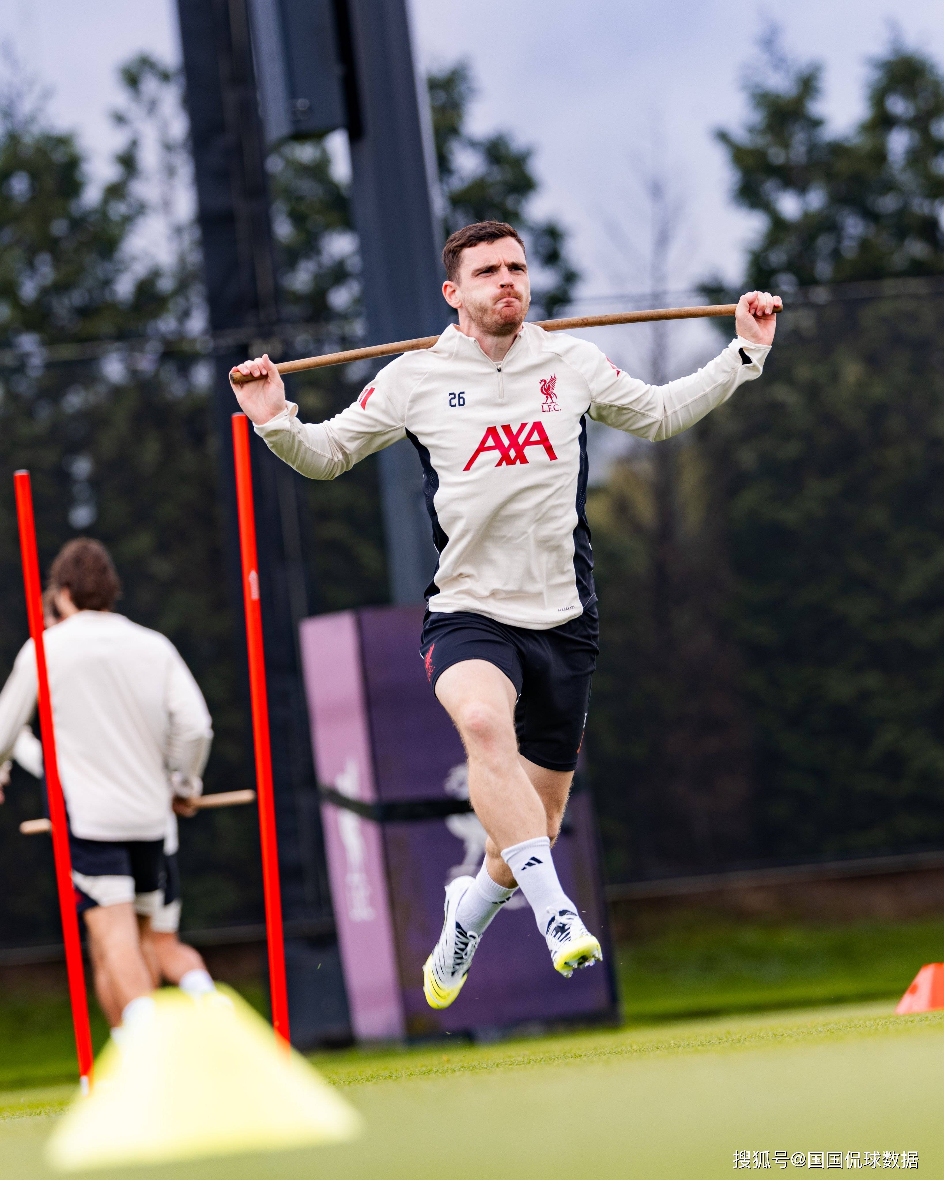 ayx体育官方网站-关于国际比赛日巴黎圣日耳曼备战社区盾，主帅复盘细节曝光，更衣室稳定，纪律约束更严格的信息