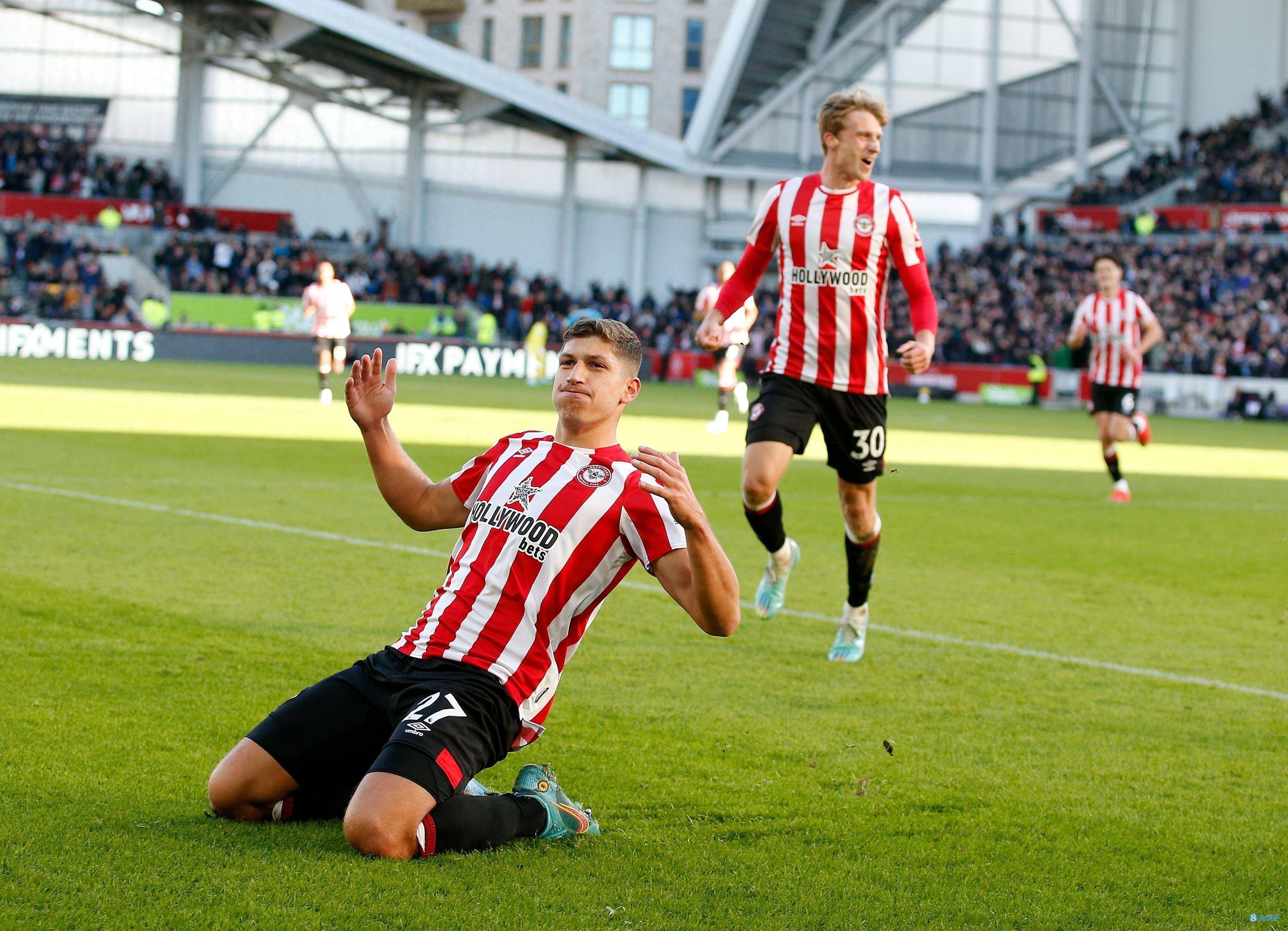 包含集结日英超焦点战，法兰克福复出首秀，赛场秩序良好，年轻球员得到机会的词条