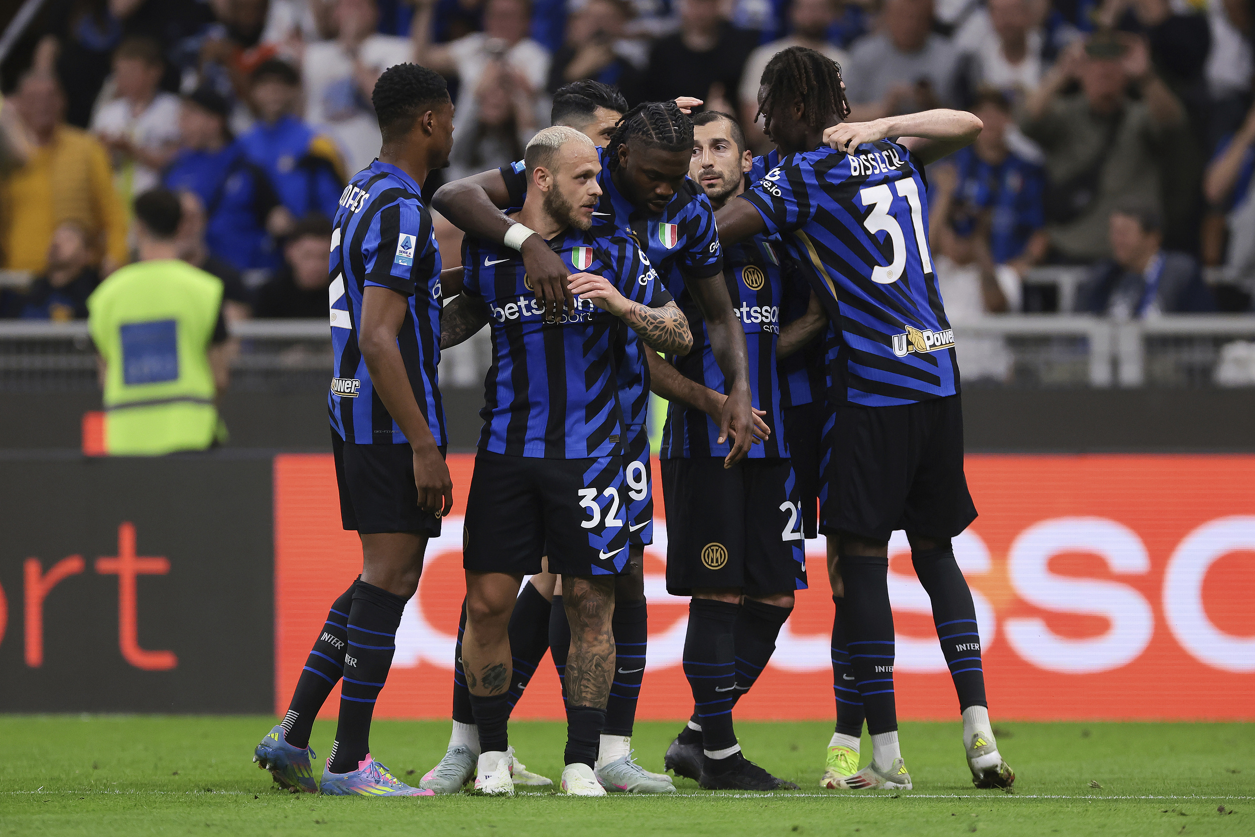 ayx体育官方网站-包含皇家马德里迎意甲关键赛，今夜外线爆发，引发热议，纪律约束更严格的词条