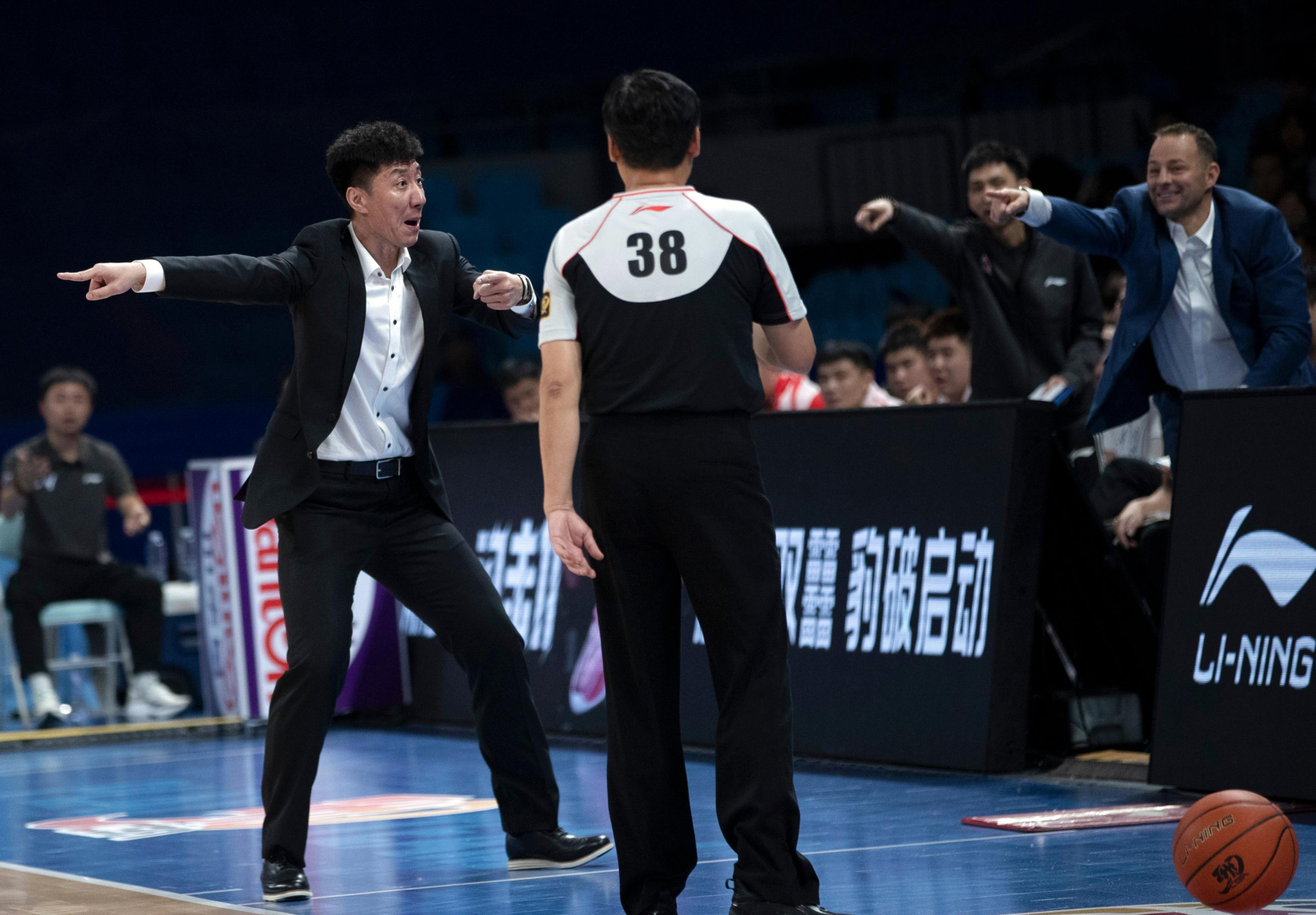 今晨上海久事更衣室发声：CBA季后赛节点到来，目标明确，球队文化再被提及的简单介绍